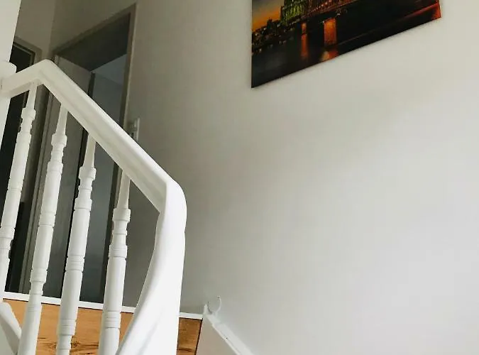 Cologne, Airport, شقة كولونيا