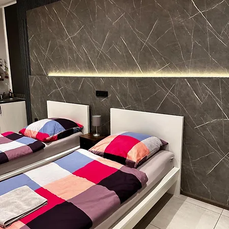 Cologne, Airport, Apartment *
